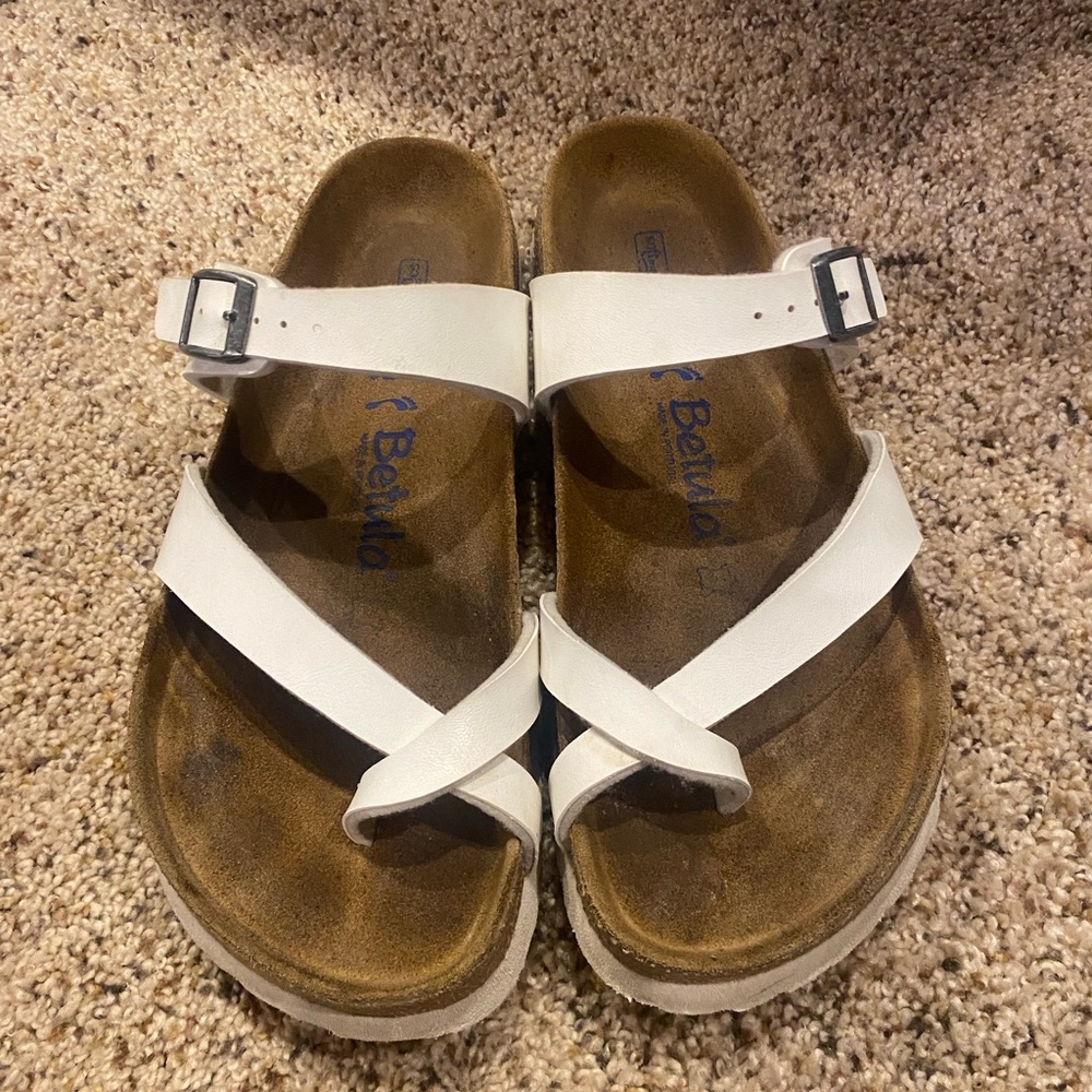 Birkenstock Betula size 39 White Strappy Sandals with Buckle